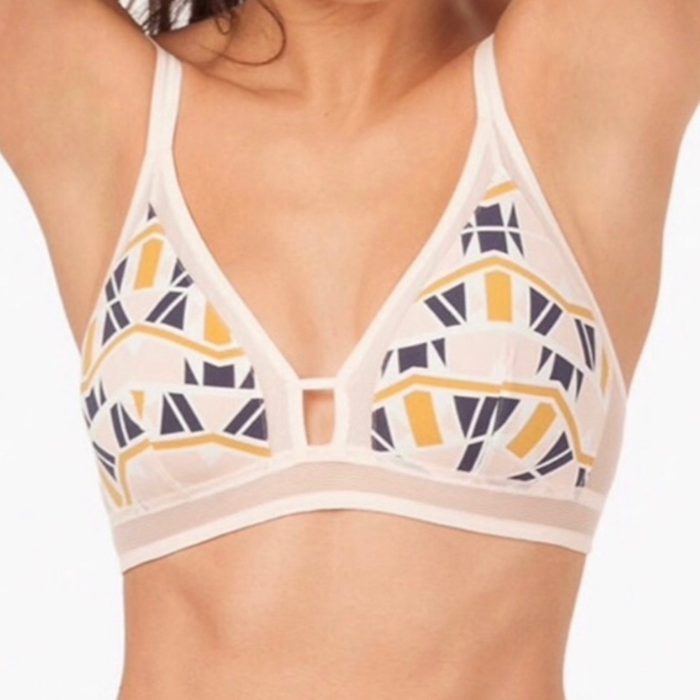 Lively Mesh Trim Busty Deco Bralette Bra